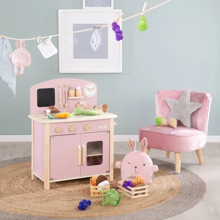 Roba - Cuisine de jeu en bois pour enfants avec accessoires - Rose et naturel - 7 pièces incluses - 52x30x63 cm - À partir de 3 ans