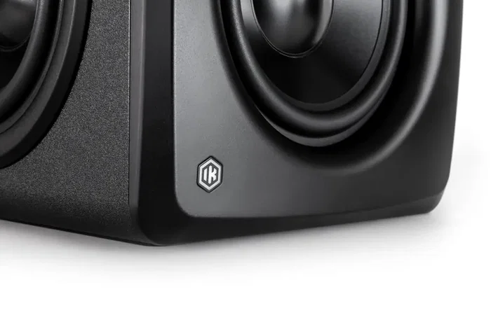 IKMULTIMED iLoud Sub - Caisson de basse de studio ultracompact avec Bluetooth