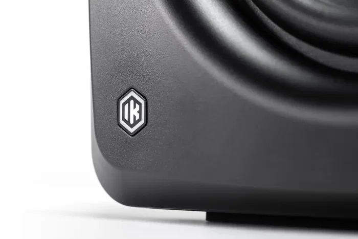 IKMULTIMED iLoud Sub - Caisson de basse de studio ultracompact avec Bluetooth