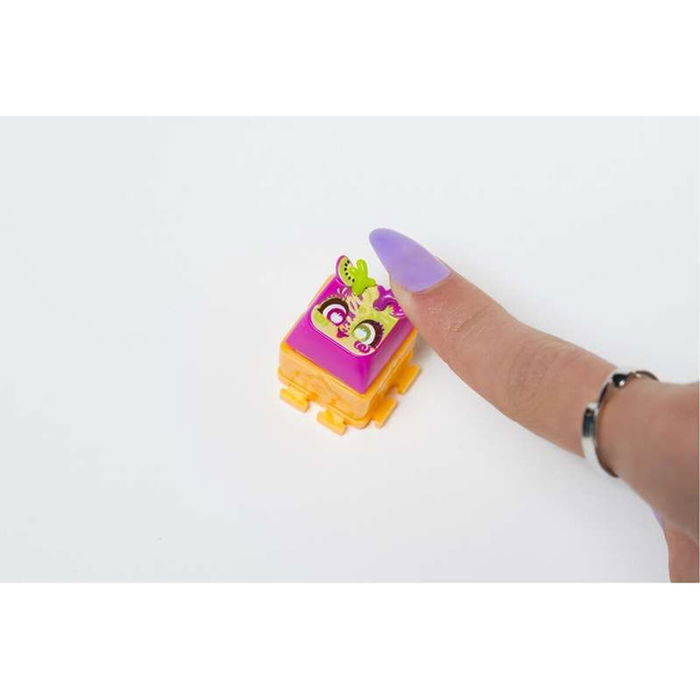 Bébé poupée Bizak