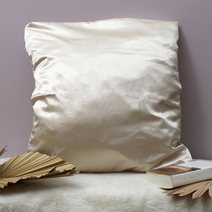 Cosmetic Club Taie d'oreiller réversible 60x60 cm Cosmetic Club Taie d'oreiller réversible 60x60 cm