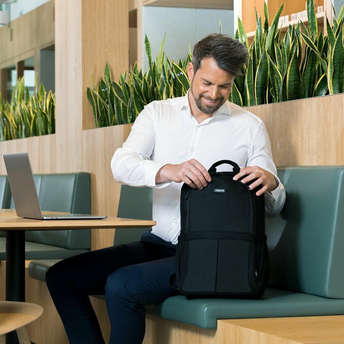 Dicota Sac à dos Eco Backpack SCALE 13-15.6 pouces, 19.5L, PET recyclé 600D, Noir, ordinateur portable, compartiments multiples