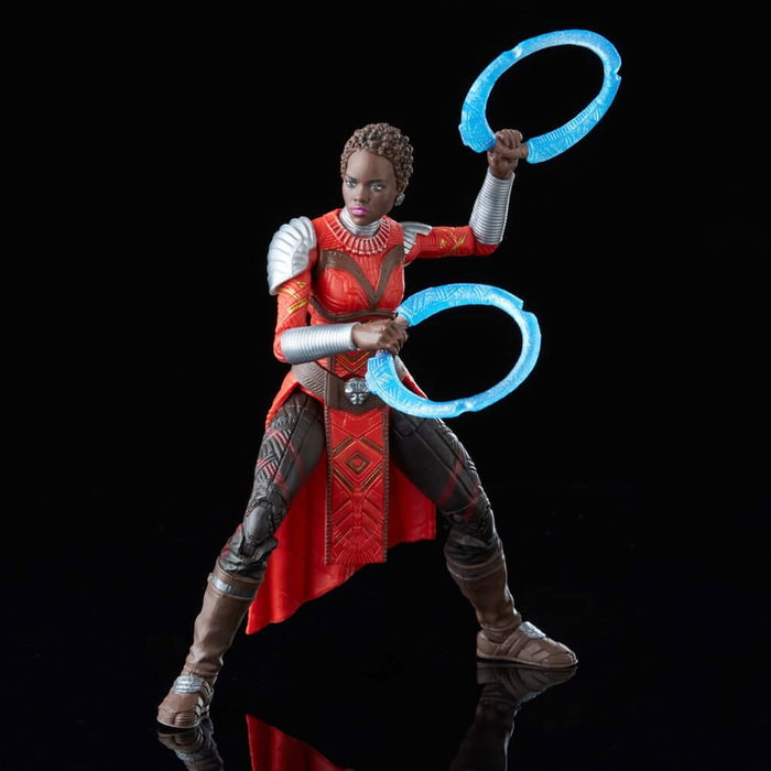Hasbro Marvel Legends Series : Figurine Nakia 15 cm Dora Milaje avec 2 Accessoires