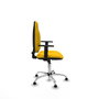 Chaise de bureau Algarra avec mécanisme de contact permanent de base, recouverte de tissu jaune. Équipée d'une base chromée, d'accoudoirs 1D et de butées