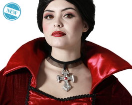 Collier avec croix gothique pour déguisements sombres ou médiévaux argenté
