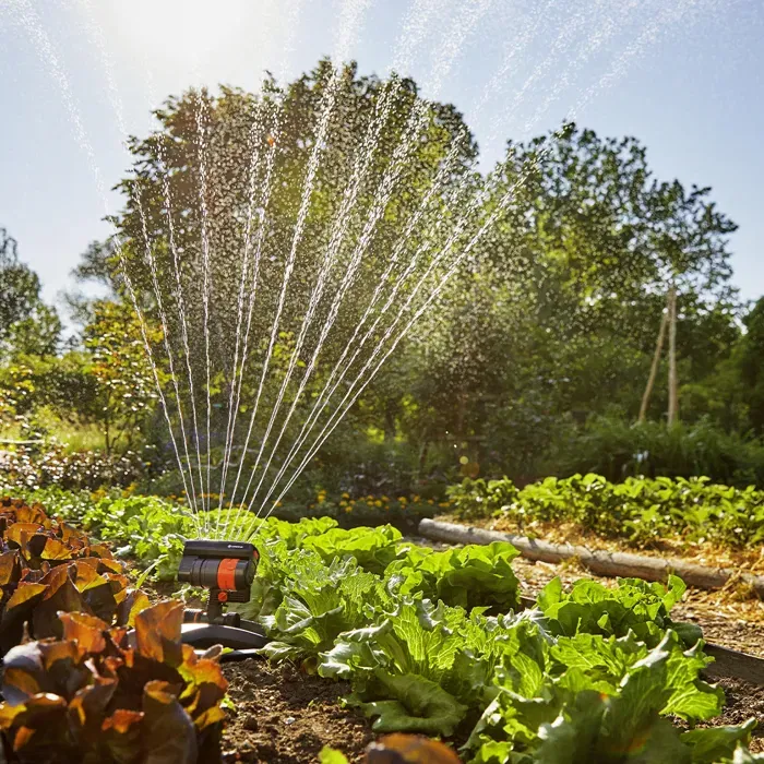 Gardena 18708-20 Arroseur oscillant AquaZoom Compact - Arrosage uniforme - Surface 216 m² - Portée 3 à 18 m - Résistant aux UV et au gel