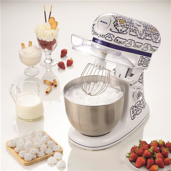 Ariete 1588 CAPRI Robot de cuisine multifonction avec bol inox, 10 vitesses et fonction pulse, jeu d'accessoires complet - Compact et fonctionnel