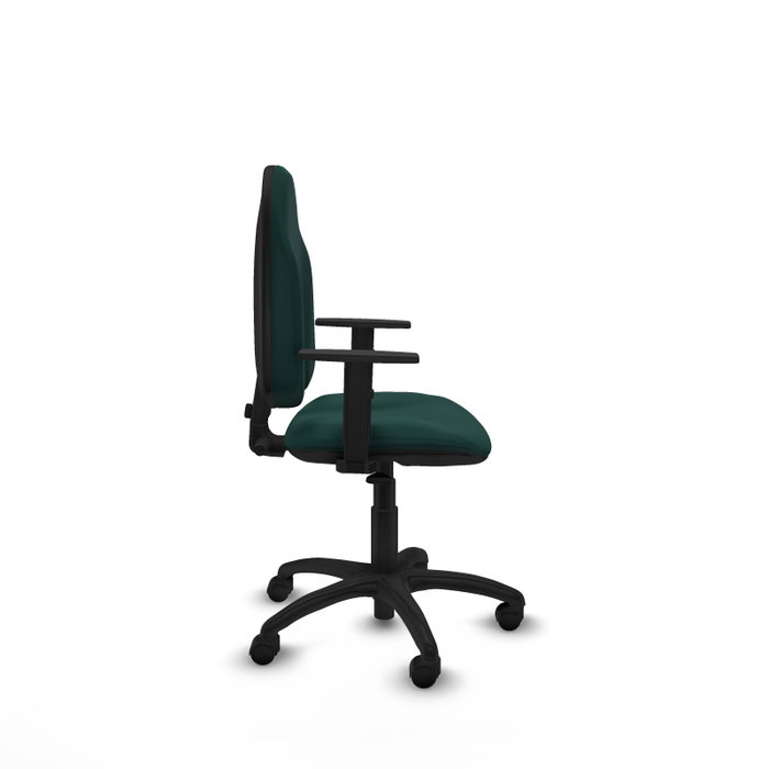 Chaise de bureau Algarra avec mécanisme de contact permanent de base, revêtue de similicuir vert bouteille. Équipée d'un piètement en polyamide noir, d'accoudoirs 1D et de roulettes en nylon de 50 mm Chaise de bureau Algarra avec mécanisme de contact permanent de base, revêtue de similicuir vert bouteille. Équipée d'un piètement en polyamide noir, d'accoudoirs 1D et de roulettes en nylon de 50 mm