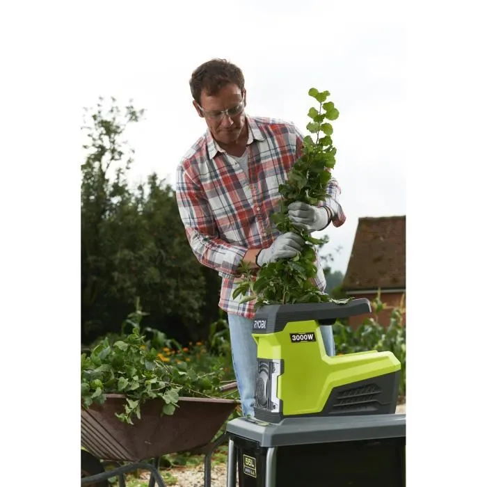 Ryobi RSH3045U Broyeur de végétaux 3000 W silencieux - Capacité de broyage 45 mm, bac collecteur 55 L