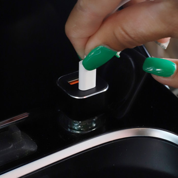 Be Mix Chargeur USB de voiture avec double sortie USB et USB-C Be Mix Chargeur USB de voiture avec double sortie USB et USB-C