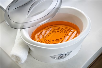 Beurer MP-70 Appareil de massage et bain de paraffine - Thérapie thermique pour mains, coudes et pieds - Soulage les muscles et adoucit la peau
