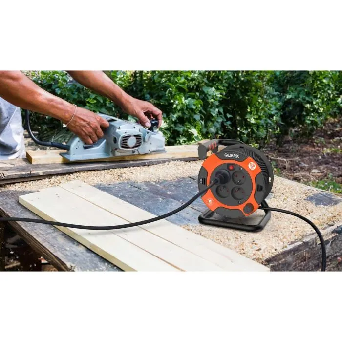 Quarx - Enrouleur de câble bricolage 15 m, câble H05VV-F 3G1.5mm², 3000W déroulé, avec disjoncteur thermique et poignée ergonomique Quarx - Enrouleur de câble bricolage 15 m, câble H05VV-F 3G1.5mm², 3000W déroulé, avec disjoncteur thermique et poignée ergonomique