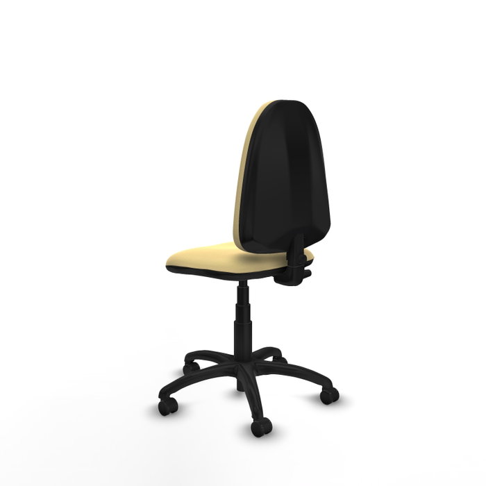 Chaise de bureau Aýna avec mécanisme de contact permanent de base, rembourrée de simili cuir couleur crème. Équipée d'une base en polyamide noir, sans accoudoirs et avec roulettes pour parquet