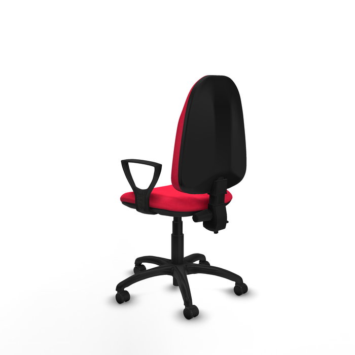 Chaise de bureau Algarra avec mécanisme à double poignée à contact permanent, recouverte de tissu rouge. Équipée d'une base en polyamide noir, d'accoudoirs fixes et de roulettes autobloquantes