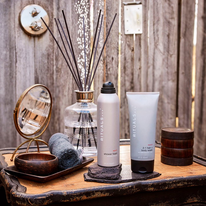 Rituals Gel Douche Cheveux & Corps SPORT 2-en-1 Rafraîchissant & Hydratant - Complexe Menta/Charbon Actif, Technologie Power Recharge, 200 ml