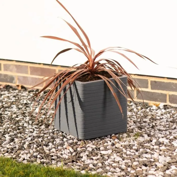 Strata - Pot de fleur carré Banbury - Graphite - Ø 30.5 cm x 30 cm H - Design moderne pour balcon et terrasse Strata - Pot de fleur carré Banbury - Graphite - Ø 30.5 cm x 30 cm H - Design moderne pour balcon et terrasse