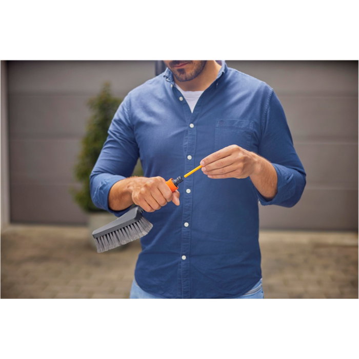 Gardena Cleansystem Set de nettoyage avec brosse à main M soft et bâtonnets de savon
