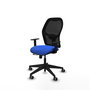 Chaise Alocén Synchrone/Traslack tissu Bleu Maille Noir Base pyramidale noire Accoudoir 1D Sans appui-tête Roulettes 65mm pour moquette