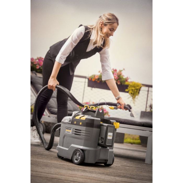 Kärcher Puzzi 9/1 Bp Spray Extraction Cleaner