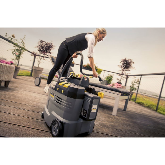 Kärcher Puzzi 9/1 Bp Spray Extraction Cleaner