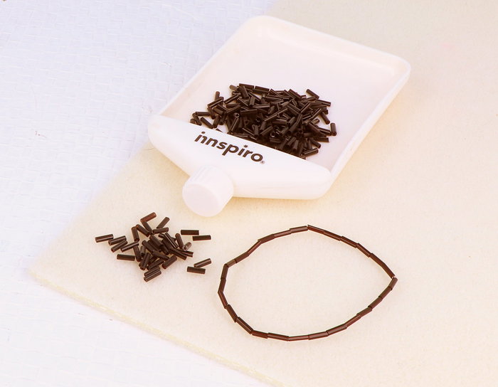 Innspiro Rocaille de verre cylindrique argentée et noire 95g