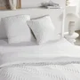 Today Essential Parure de lit 2 personnes, effet tufté blanc, housse de couette 220x240 cm et 2 taies, 100% polyester facile d'entretien