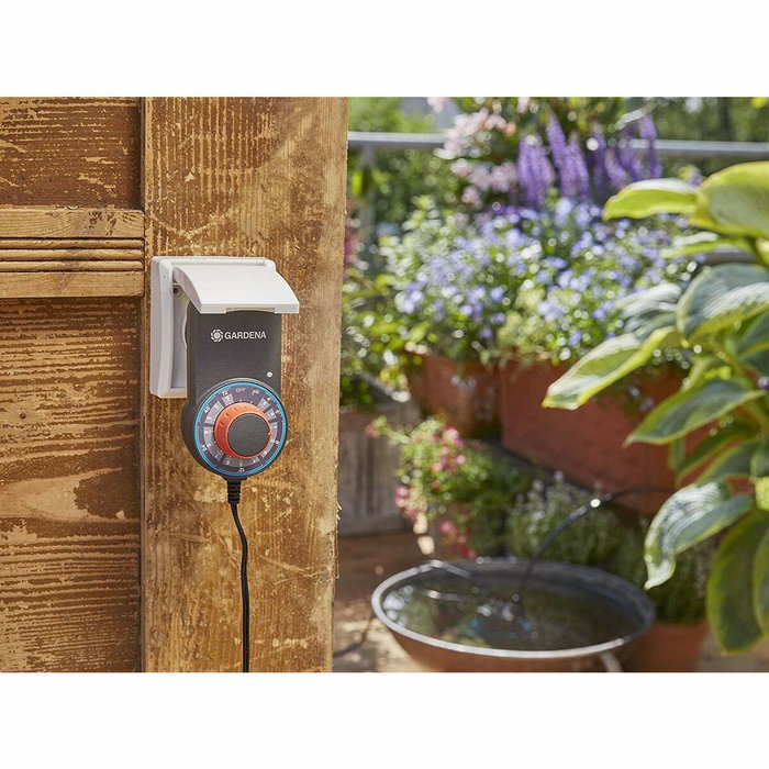 Gardena Kit d'Arrosage Automatique pour Balcon et Terrasse 1407-20 avec Pompe 14V et 10m de Tuyau Gardena Kit d'Arrosage Automatique pour Balcon et Terrasse 1407-20 avec Pompe 14V et 10m de Tuyau