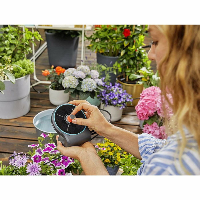 Gardena Kit d'Arrosage Automatique pour Balcon et Terrasse 1407-20 avec Pompe 14V et 10m de Tuyau Gardena Kit d'Arrosage Automatique pour Balcon et Terrasse 1407-20 avec Pompe 14V et 10m de Tuyau