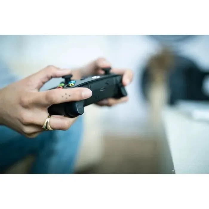 Microsoft Manette sans fil Xbox Carbon Black (noir) - Surface texturée, bouton de partage, connectivité multi-appareils Microsoft Manette sans fil Xbox Carbon Black (noir) - Surface texturée, bouton de partage, connectivité multi-appareils