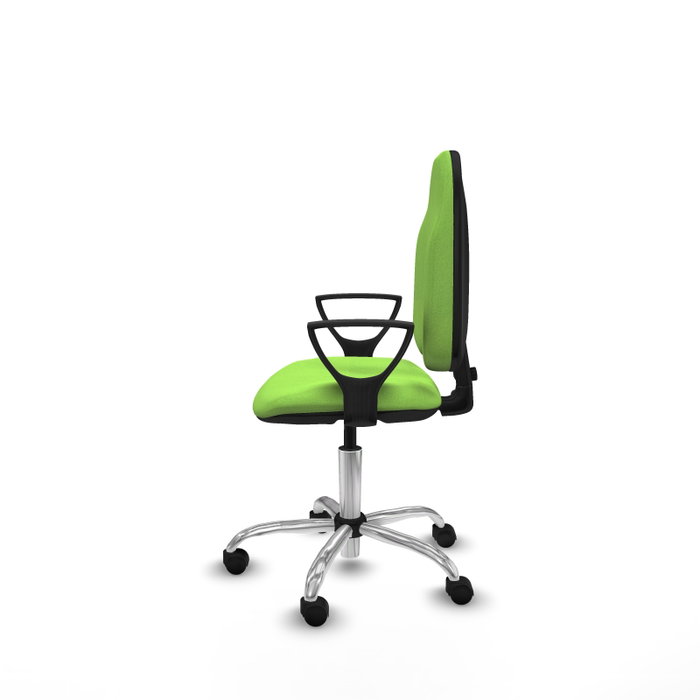 Chaise de bureau Algarra avec mécanisme de contact permanent de base, rembourrée de tissu couleur pistache. Équipée d'une base chromée, d'accoudoirs fixes et de roulettes en nylon de 50 mm