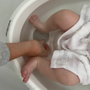 Nuby Baignoire Bébé Blanche avec Appui-tête Souple et Siège Antidérapant