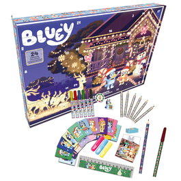 CYP BRANDS Calendrier de l'Avent Bluey - Coffret cadeau avec 24 surprises : stickers, tampons, bracelet, peintures - Jeu décoratif pour enfants - Dimensions 38x5x27 cm