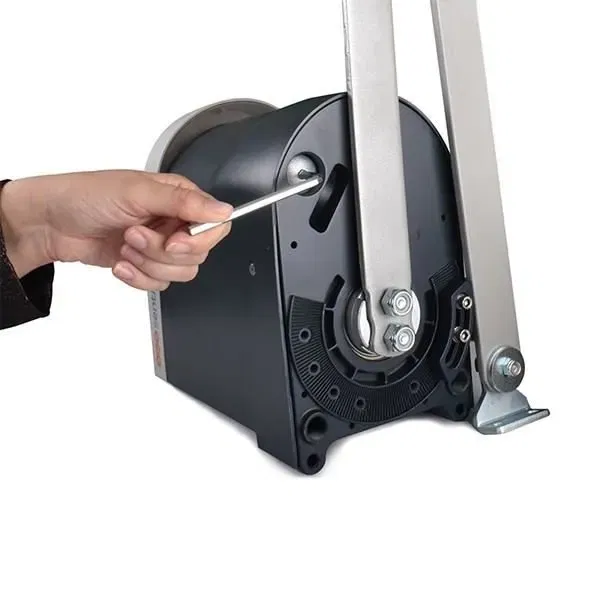 SCS SENTINEL OpenGate 2 - Kit moteur de portail battant 2 vantaux, 24V, jusqu'à 5 m et 500 kg, avec 2 télécommandes, 2 photocellules, garantie 5 ans