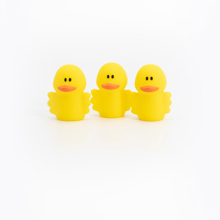 TACHAN - Set de 5 poupées de bain en caoutchouc - Le Vilain Petit Canard - Développe l'imagination - À partir de 3 ans