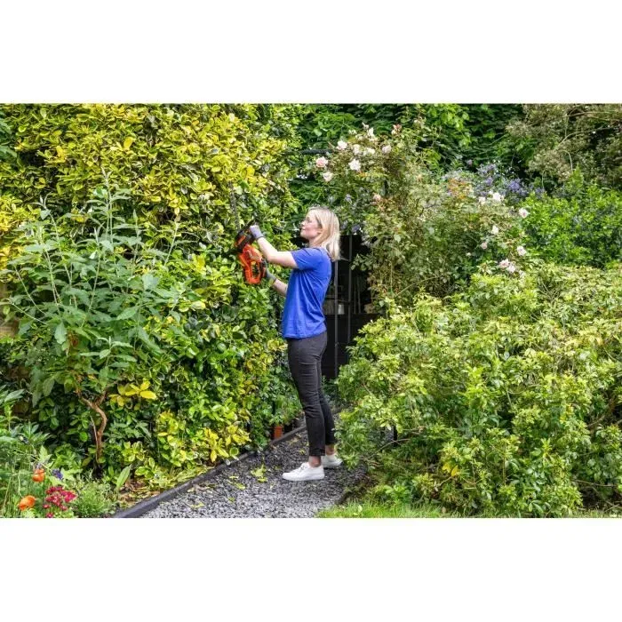 Black + Decker GTC1845L20-QW Taille-haies électrique sans fil 18V Lame 45cm avec batterie 2Ah et chargeur, technologie E-drive pour coupe rapide