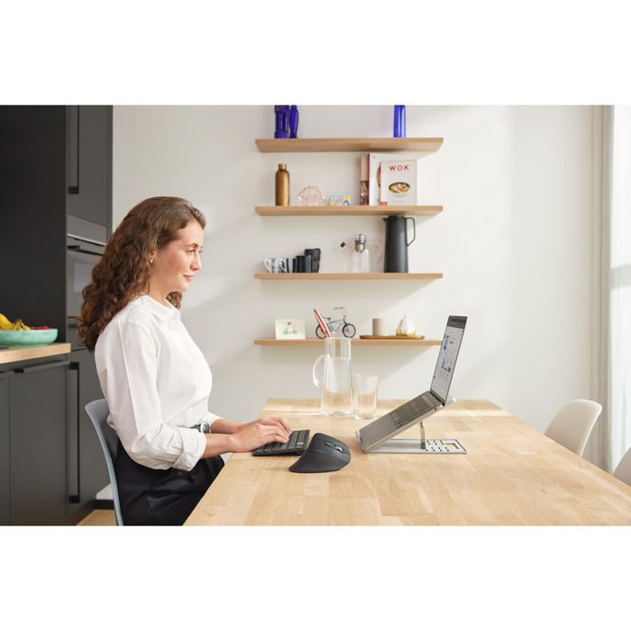 Kensington Rehausseur ergonomique et refroidissant pour ordinateur portable Easy Riser Go avec SmartFit - Hauteur réglable jusqu'à 180 mm - Compatible écrans jusqu'à 17 pouces