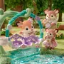 Sylvanian Families - 5801 - Set Bébés Biche et balancelle avec berceau, poupées articulées aux vêtements amovibles (couleur variable), jouet pour enfants dès 3 ans