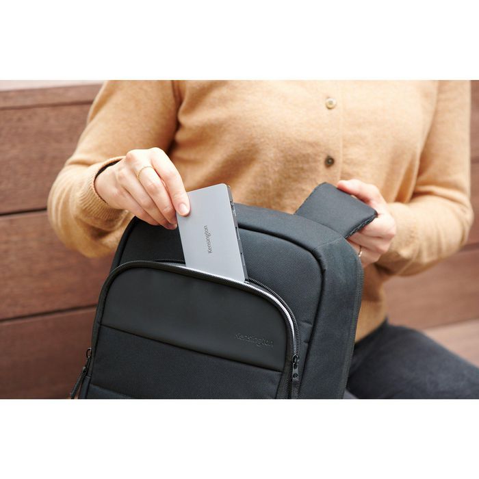 Kensington EQ Sac à dos pour Ordinateur Portable 14" - Compartiment rembourré, Fabriqué en Polyester Recyclé, Léger et Confortable avec Pochettes Latérales Kensington EQ Sac à dos pour Ordinateur Portable 14" - Compartiment rembourré, Fabriqué en Polyester Recyclé, Léger et Confortable avec Pochettes Latérales