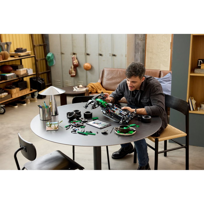 Lego Technic 42240 Voiture Aston Martin Aramco AMR25 F1 Lego Technic 42240 Voiture Aston Martin Aramco AMR25 F1