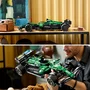 LEGO Technic Voiture Aston Martin Aramco AMR25 F1 - Maquette 1:8