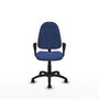 Chaise de bureau Algarra avec mécanisme de contact permanent de base, recouverte de tissu bleu marine. Équipée d'une base en polyamide noir, d'accoudoirs fixes et de roulettes pour parquet