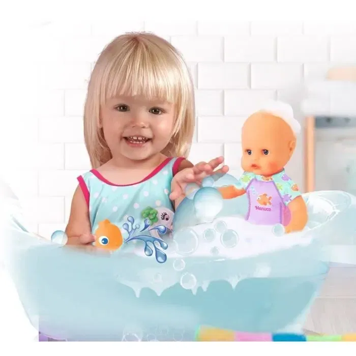 Nenuco Poupon avec Poisson pour le Bain 35 cm Mon Premier Bain Doux Jouet de Bébé Dès 10 Mois GPTOYS Réf. NFN88 Nenuco Poupon avec Poisson pour le Bain 35 cm Mon Premier Bain Doux Jouet de Bébé Dès 10 Mois GPTOYS Réf. NFN88