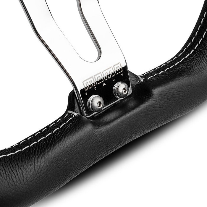 Momo VOLANT TREK R 350 MM CUIR NOIR PERFORÉ