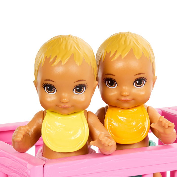 Barbie - Poupée Skipper Set Soins aux Bébés Jumeaux avec Cabanon, Cune à Bercer, Balancelle, Mobile et Accessoires, Réf HXM99