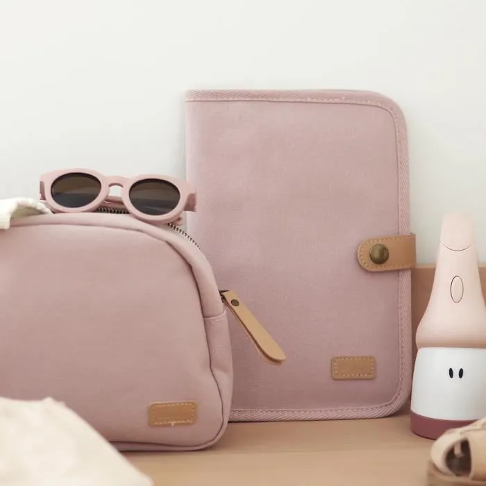 Beaba - Protège-carnet de santé canvas, rose poudré, 100% polyester imperméable, 17.5 x 25 cm
