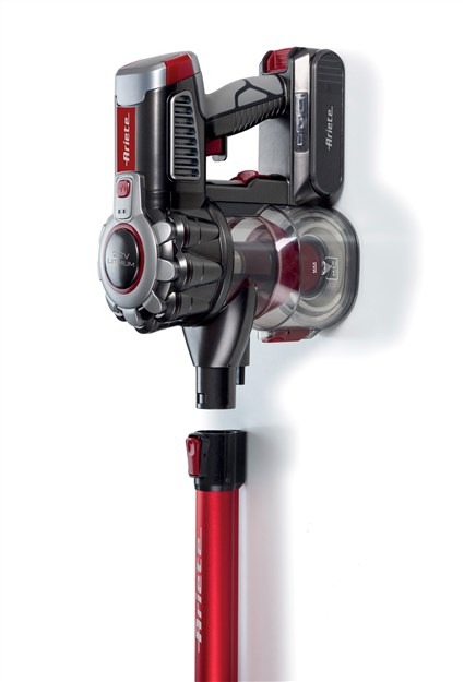 Ariete 2707 Aspirateur-balai 2-en-1 sans fil 22V Lithium, autonomie 45 min, triple filtration HEPA, avec accessoires Ariete 2707 Aspirateur-balai 2-en-1 sans fil 22V Lithium, autonomie 45 min, triple filtration HEPA, avec accessoires