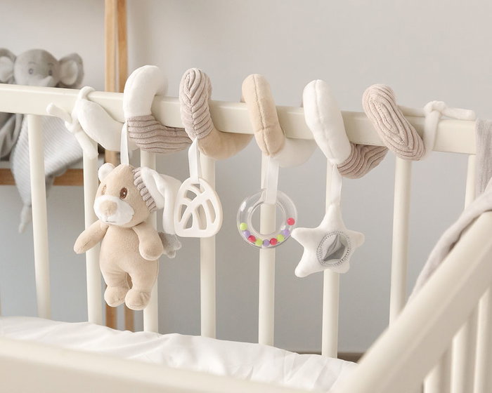 KioKids Peluche Ourson Spiral Beige, Jouet d'éveil avec Hochet, Étoile et Anneau de Dentition, Collection Dolci Amici, 0+ Mois KioKids Peluche Ourson Spiral Beige, Jouet d'éveil avec Hochet, Étoile et Anneau de Dentition, Collection Dolci Amici, 0+ Mois