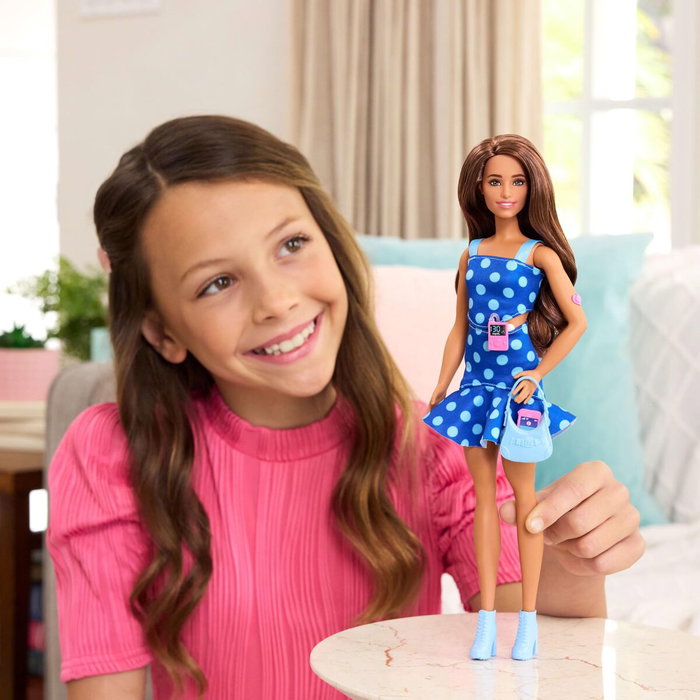 Barbie Fashionistas Poupée robe bleue à pois avec accessoires de diabète