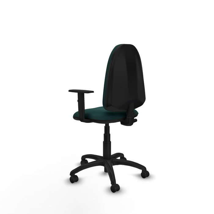 Chaise de bureau Aýna avec mécanisme de contact permanent de base, rembourrée en simili cuir vert bouteille. Équipée d'une base en polyamide noir, d'accoudoirs 1D et de roulettes pour parquet.