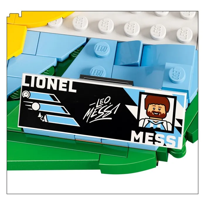 LEGO Editions 43011 Lionel Messi - Best Of - Jeu de Construction Diorama Football avec Minifigurine - 500 Pièces - Cadeau Fans Dès 10 Ans